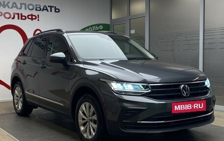 Volkswagen Tiguan II, 2021 год, 2 550 000 рублей, 3 фотография