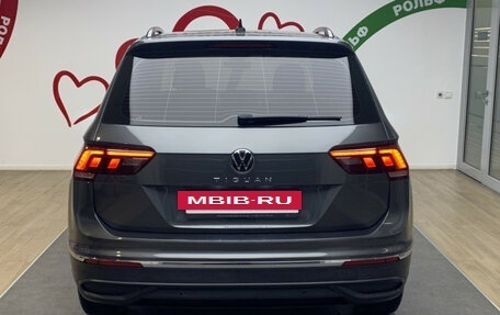 Volkswagen Tiguan II, 2021 год, 2 550 000 рублей, 5 фотография