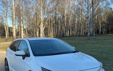 Toyota Corolla, 2022 год, 1 670 000 рублей, 2 фотография