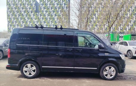 Volkswagen Multivan T6 рестайлинг, 2019 год, 4 800 000 рублей, 4 фотография