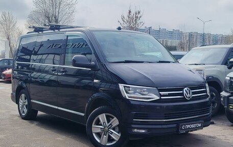 Volkswagen Multivan T6 рестайлинг, 2019 год, 4 800 000 рублей, 3 фотография