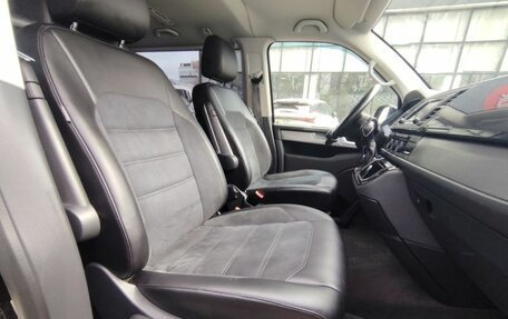 Volkswagen Multivan T6 рестайлинг, 2019 год, 4 800 000 рублей, 10 фотография