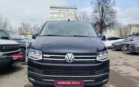 Volkswagen Multivan T6 рестайлинг, 2019 год, 4 800 000 рублей, 2 фотография
