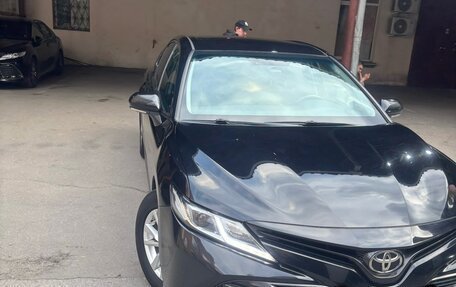 Toyota Camry, 2018 год, 2 450 000 рублей, 2 фотография