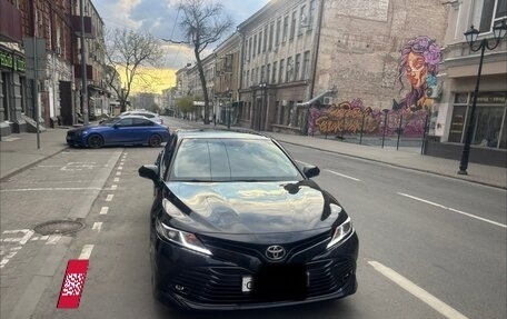 Toyota Camry, 2018 год, 2 450 000 рублей, 3 фотография