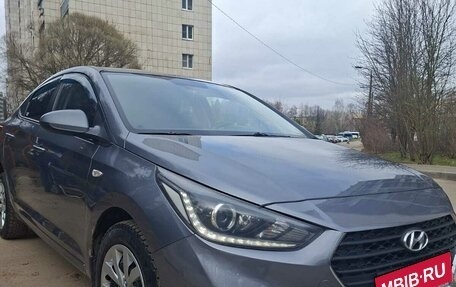 Hyundai Solaris II рестайлинг, 2019 год, 1 050 000 рублей, 1 фотография