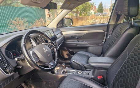 Mitsubishi Outlander III рестайлинг 3, 2013 год, 1 100 000 рублей, 6 фотография