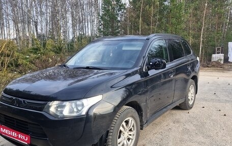 Mitsubishi Outlander III рестайлинг 3, 2013 год, 1 100 000 рублей, 5 фотография