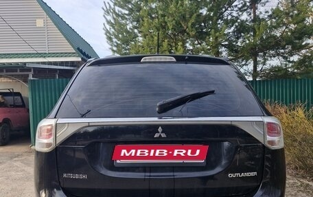 Mitsubishi Outlander III рестайлинг 3, 2013 год, 1 100 000 рублей, 2 фотография