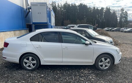 Volkswagen Jetta VI, 2014 год, 900 000 рублей, 4 фотография