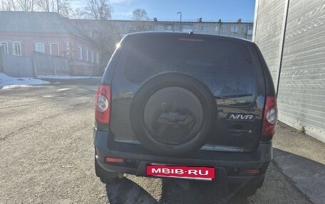 Chevrolet Niva I рестайлинг, 2010 год, 550 000 рублей, 10 фотография