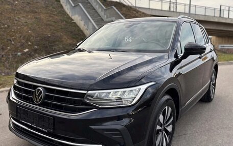 Volkswagen Tiguan II, 2023 год, 2 600 000 рублей, 2 фотография