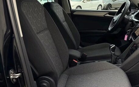 Volkswagen Tiguan II, 2023 год, 2 600 000 рублей, 8 фотография