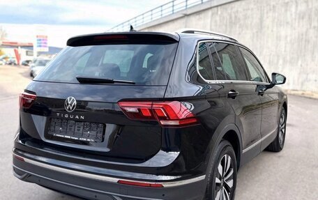 Volkswagen Tiguan II, 2023 год, 2 600 000 рублей, 5 фотография