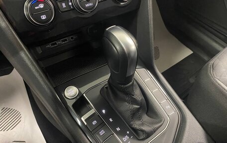 Volkswagen Tiguan II, 2020 год, 2 990 000 рублей, 11 фотография