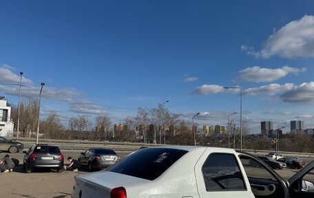 Renault Logan I, 2010 год, 300 000 рублей, 2 фотография