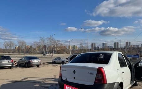 Renault Logan I, 2010 год, 300 000 рублей, 3 фотография