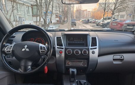 Mitsubishi Pajero Sport II рестайлинг, 2013 год, 1 690 000 рублей, 3 фотография