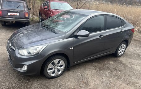 Hyundai Solaris II рестайлинг, 2011 год, 680 000 рублей, 5 фотография