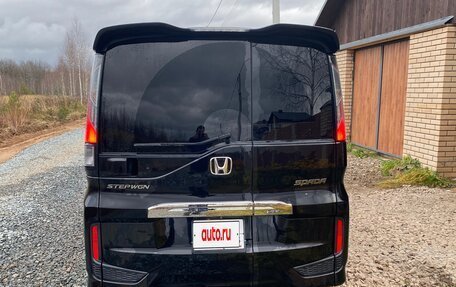 Honda Stepwgn IV, 2015 год, 1 890 000 рублей, 3 фотография