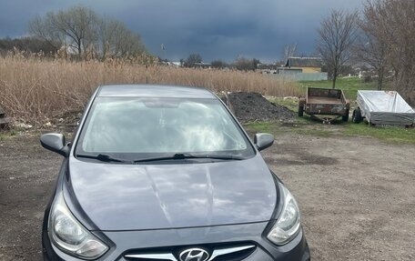 Hyundai Solaris II рестайлинг, 2011 год, 680 000 рублей, 6 фотография