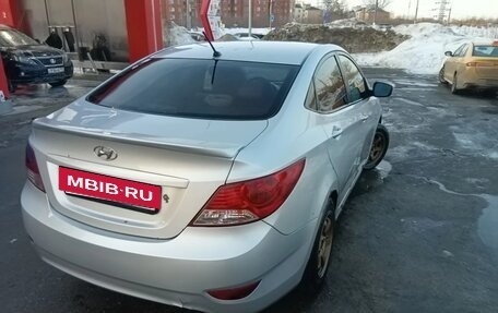 Hyundai Solaris II рестайлинг, 2012 год, 450 000 рублей, 8 фотография