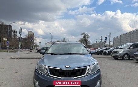 KIA Rio III рестайлинг, 2013 год, 875 000 рублей, 2 фотография