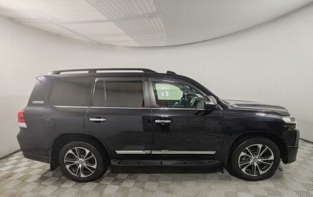 Toyota Land Cruiser 200, 2019 год, 5 299 000 рублей, 4 фотография