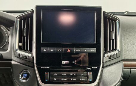 Toyota Land Cruiser 200, 2019 год, 5 299 000 рублей, 15 фотография