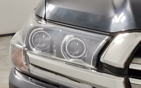 Toyota Land Cruiser 200, 2019 год, 5 299 000 рублей, 18 фотография