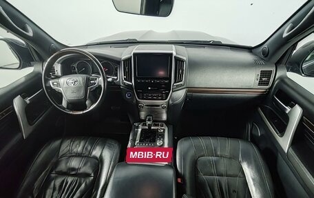 Toyota Land Cruiser 200, 2019 год, 5 299 000 рублей, 14 фотография