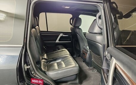 Toyota Land Cruiser 200, 2019 год, 5 299 000 рублей, 22 фотография