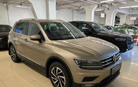 Volkswagen Tiguan II, 2018 год, 2 149 000 рублей, 3 фотография