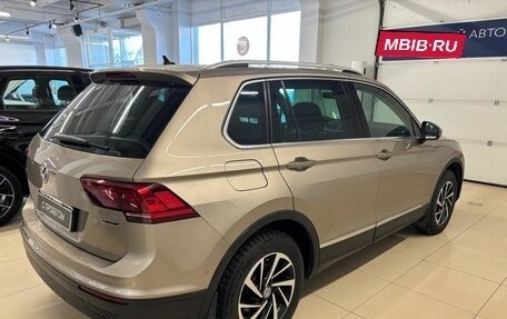 Volkswagen Tiguan II, 2018 год, 2 149 000 рублей, 5 фотография