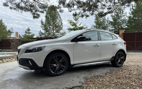 Volvo V40 Cross Country I, 2016 год, 1 950 000 рублей, 1 фотография