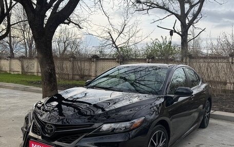 Toyota Camry, 2021 год, 3 150 000 рублей, 1 фотография