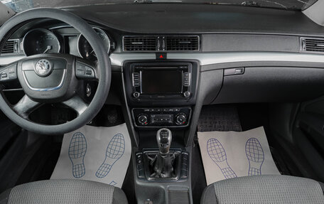 Skoda Superb III рестайлинг, 2008 год, 689 000 рублей, 13 фотография