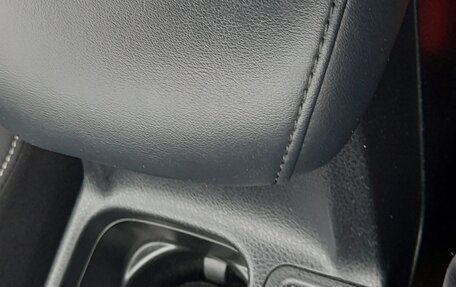 Toyota RAV4, 2017 год, 2 550 000 рублей, 6 фотография