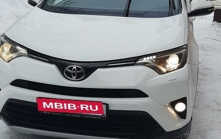 Toyota RAV4, 2017 год, 2 550 000 рублей, 11 фотография