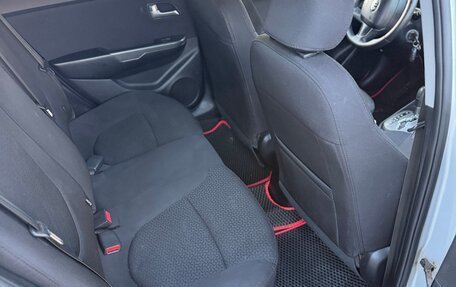 KIA Rio III рестайлинг, 2013 год, 749 999 рублей, 10 фотография