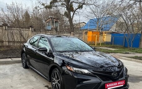 Toyota Camry, 2021 год, 3 150 000 рублей, 2 фотография