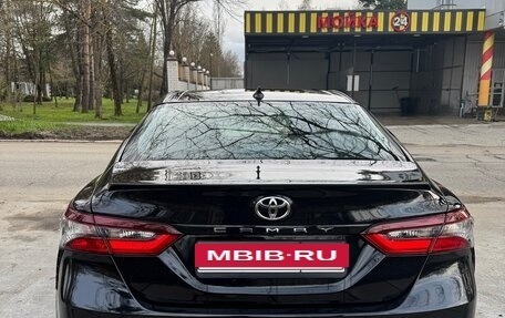 Toyota Camry, 2021 год, 3 150 000 рублей, 4 фотография