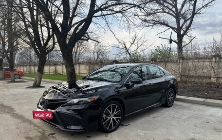 Toyota Camry, 2021 год, 3 150 000 рублей, 6 фотография