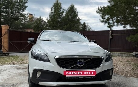Volvo V40 Cross Country I, 2016 год, 1 950 000 рублей, 4 фотография
