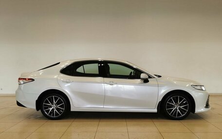 Toyota Camry, 2021 год, 3 295 000 рублей, 6 фотография