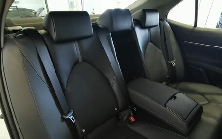 Toyota Camry, 2021 год, 3 295 000 рублей, 16 фотография