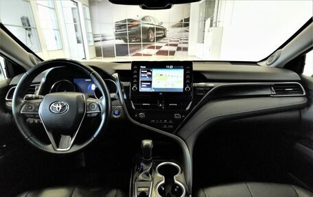 Toyota Camry, 2021 год, 3 295 000 рублей, 13 фотография