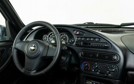 Chevrolet Niva I рестайлинг, 2018 год, 838 000 рублей, 13 фотография