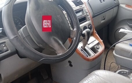 KIA Carnival III, 2004 год, 455 000 рублей, 2 фотография