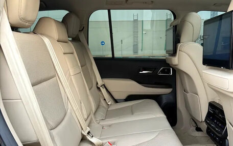 Toyota Land Cruiser, 2023 год, 11 200 000 рублей, 8 фотография